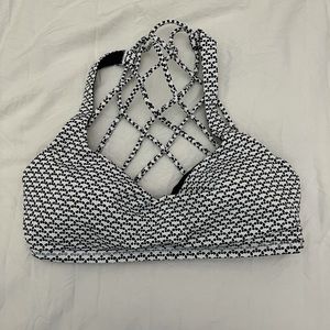 Lululemon size 6 sports bra